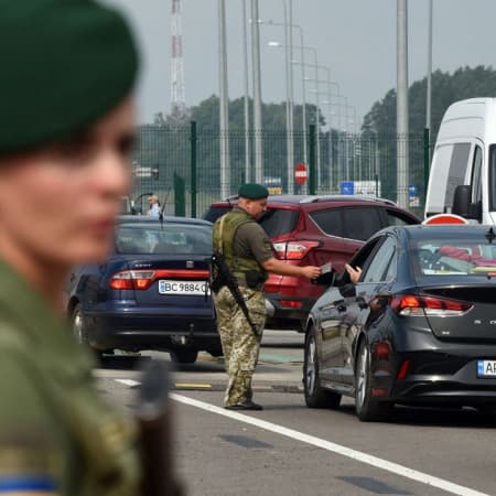 Із 12 грудня на пункті пропуску на кордоні з Польщею почне працювати єЧерга для вантажівок