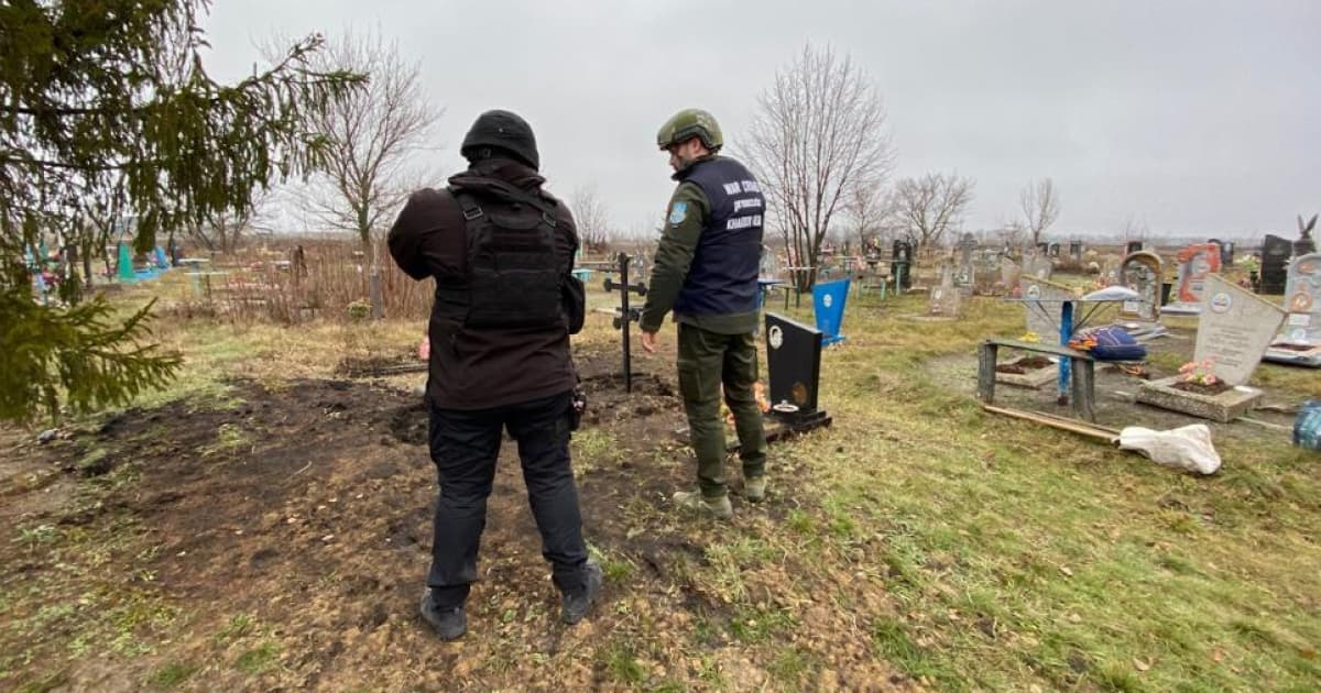 Поліція ексгумувала тіло чоловіка, який загинув під час бойових дій з деокупації Петропавлівки на Харківщині