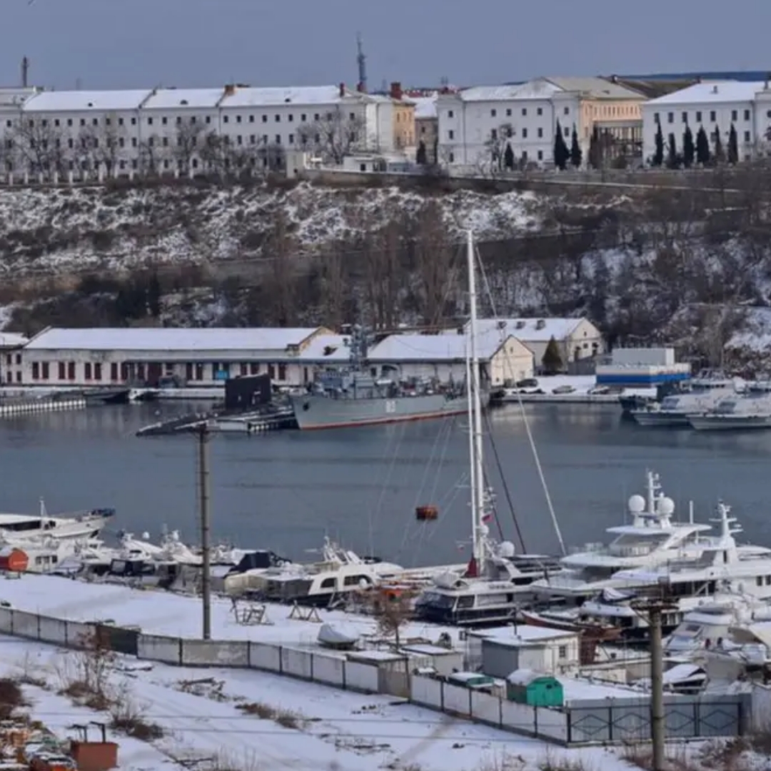 У тимчасово окупованому Севастополі росіяни призупиняють низку незаконних проєктів