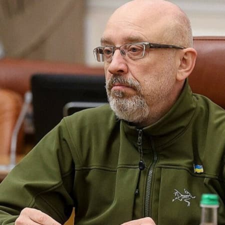 Міністр оборони України Олексій Резніков роз'яснив, як відбувається закупівля продуктів і чому насправді ціна яйця — не 17 гривень