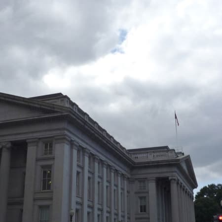 Міністерство фінансів США заявило, що ознак зловживання коштами США в Україні немає