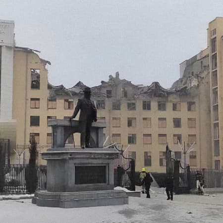 Russians shelled a residential building in the center of Kharkiv