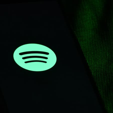 Стримінговий музичний сервіс «Spotify» розпочав процес ліквідації своєї російської юридичної особи