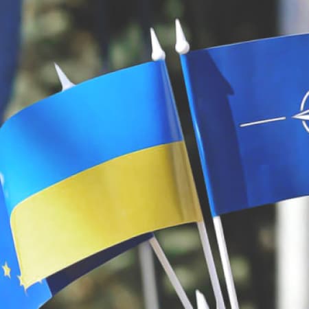 On February 21, a trilateral meeting between Ukraine, the EU, and NATO will take place