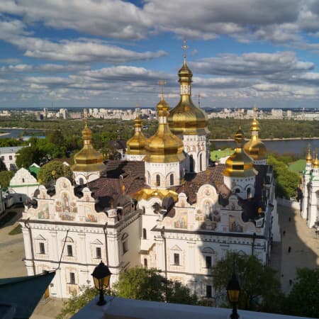 ПЦУ та Києво-Печерська лавра відреагували на те, що в Успенському соборі не дозволили відспівати загиблих бійців