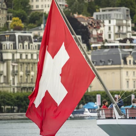 Switzerland suspends consultations on arms re-export issue