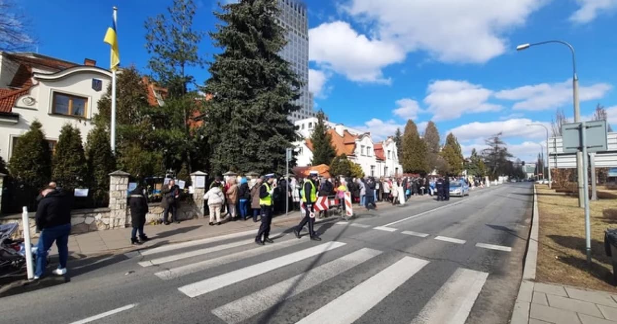 Українець підпалив себе перед будівлею Генерального консульства України у Кракові