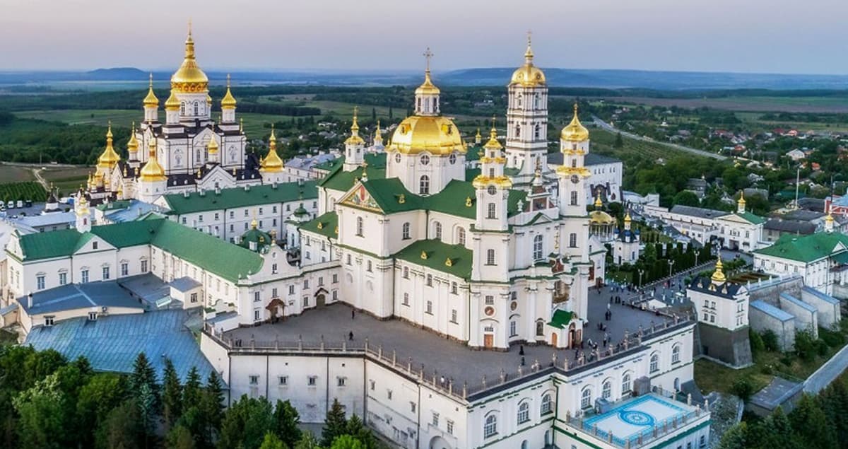 Мінкульт перевіряє, як Московський патріархат використовує будівлі Почаївської лаври та заповідника «Чернігів стародавній»