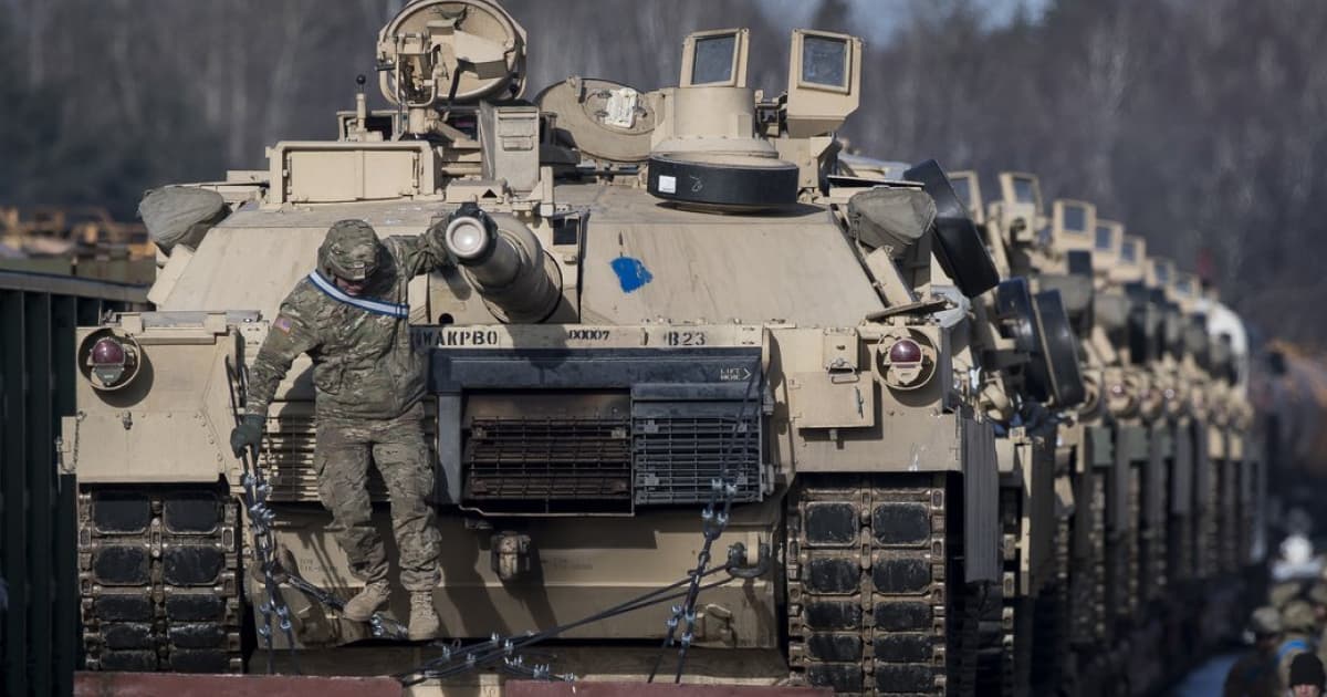 До Німеччини прибув 31 танк «Abrams» від США для навчання українських військових