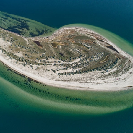 Russians connect Dzharylgach island with mainland Kherson region