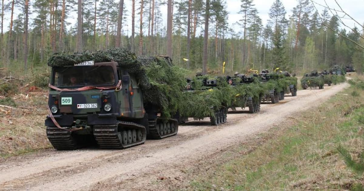 Німеччина відправила в Україну перші всюдиходи Bandvagn 206