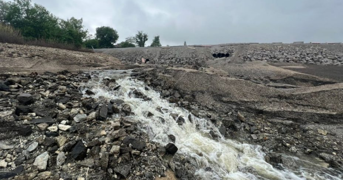 The water level in Kherson has already dropped by over 3 metres, but more than 30 de-occupied settlements are still flooded