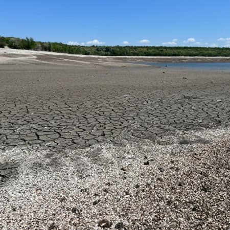 Due to the explosion at Kakhovka HPP, national parks such as Velykyi Luh and Kamianska Sich are gradually turning into deserts — Ministry of Environment