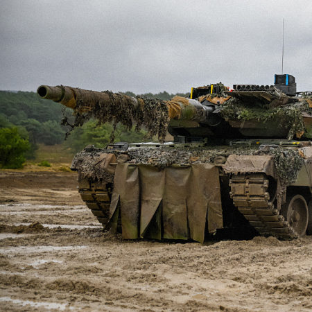 Іспанія передасть Україні 20 БТР, чотири танки Leopard 2 та польовий госпіталь