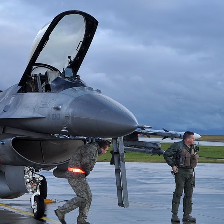 Ukrainian pilots to start F-16 training in August