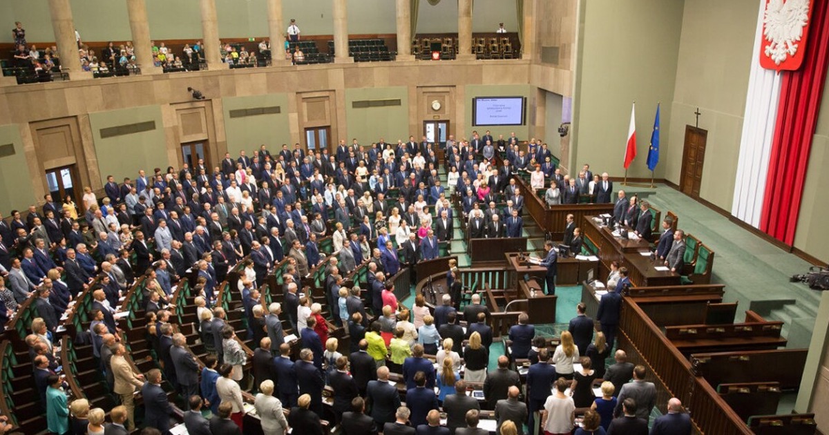 Сейм Польщі прийняв резолюцію щодо вшанування загиблих внаслідок Волинської трагедії