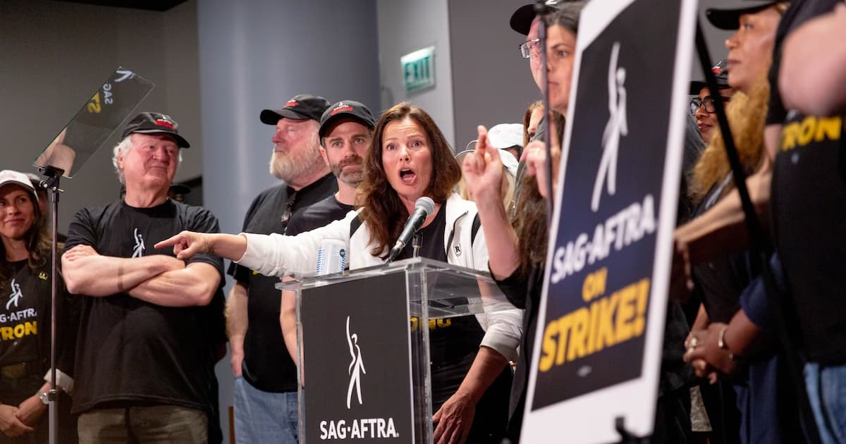 Screen Actors Guild of America joins Writers Guild protest