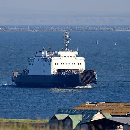 Російська компанія «Оборонлогістіка» прагне запустити паром з Єйська до Маріуполя