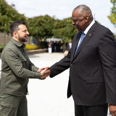 Volodymyr Zelenskyy meets with U.S. Secretary of Defence Lloyd Austin