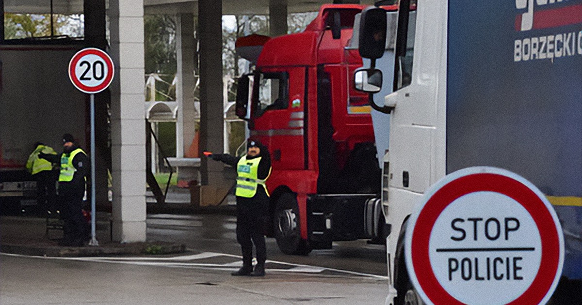 Чехія та Польща запроваджують контроль уздовж своїх кордонів зі Словаччиною