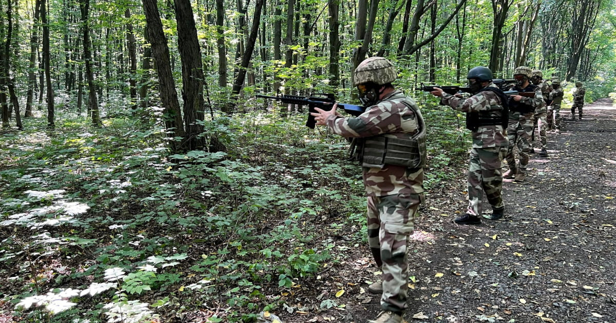 Вночі ЗСУ знищили два склади боєприпасів росіян в Чорнобаївці та Бериславі