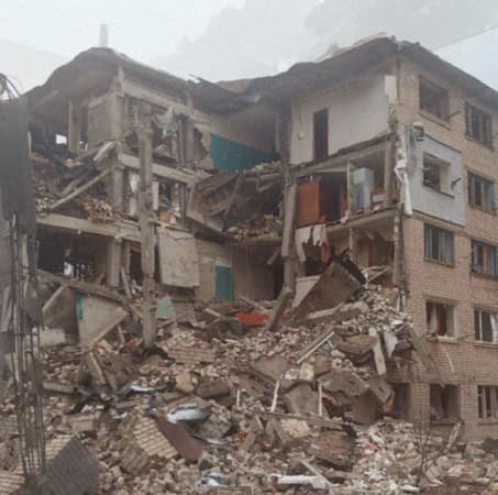 A strike on a five-story building in Kharkiv region left civilians trapped in the rubble