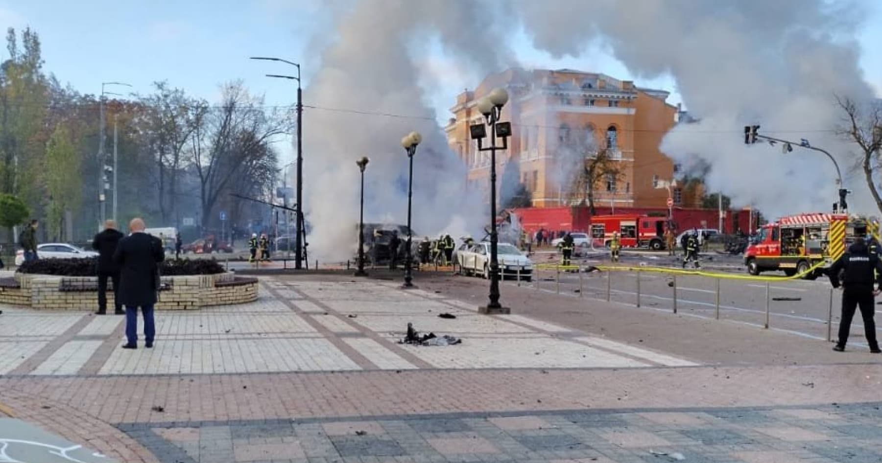 Політики країн Заходу відреагували на масштабний обстріл України