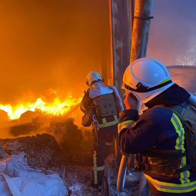 Внаслідок масованого обстрілу України загинули 12 людей, понад 80 осіб поранені та травмовані — Зеленський