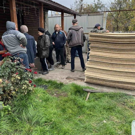 Жителі Святогірської громади можуть звертатись за безкоштовними будматеріалами для полагодження будинків