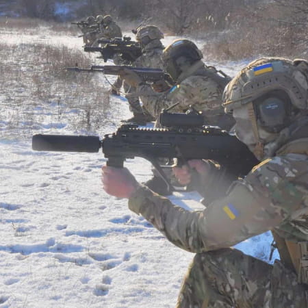 Велика Британія передала Україні 195 тисяч одиниць зимового спорядження