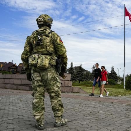 На тимчасово окупованій Херсонщині росіяни проникали в оселі сімей, де виховуються діти шкільного віку