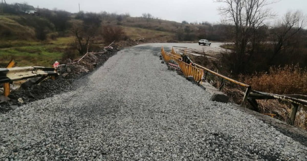 У Заградівці на Херсонщині спеціалісти полагодили міст через Інгулець