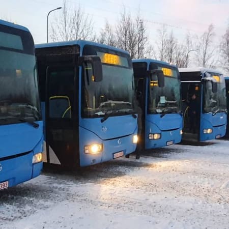 Естонія передала Україні дев’ять автобусів із гуманітрою допомогою