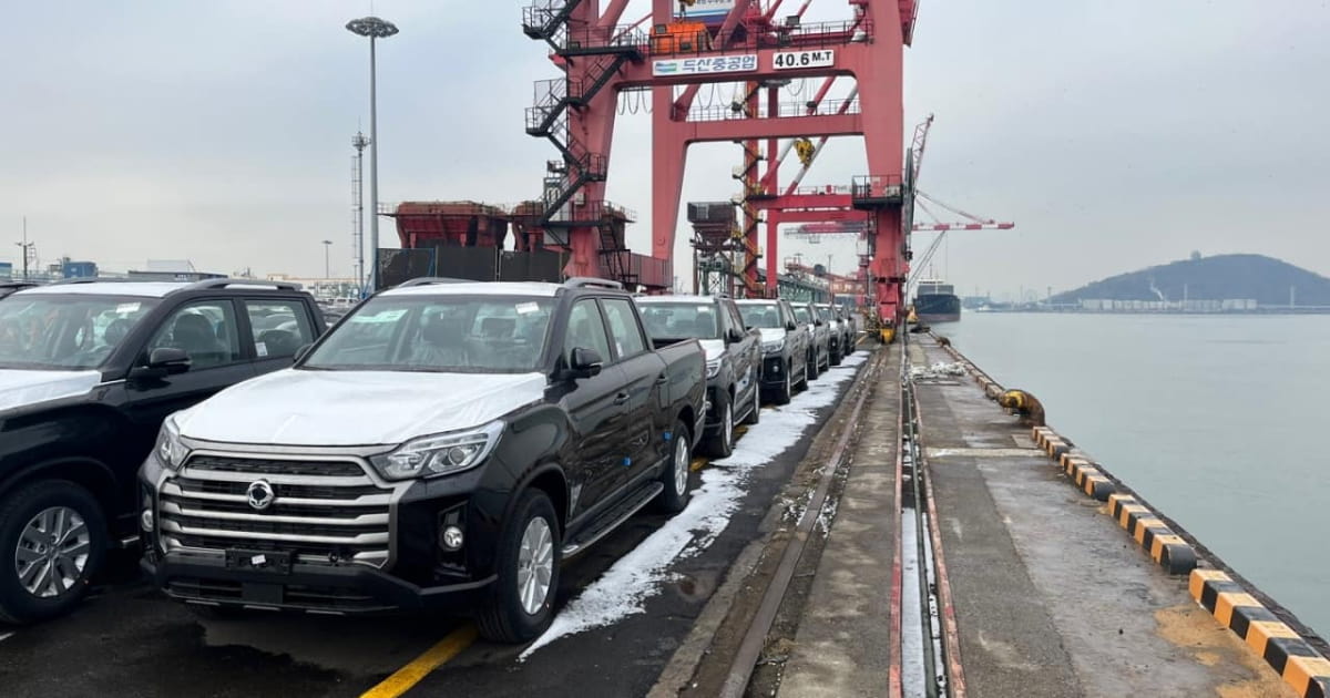 Південна Корея передала Україні партію автомобілів як гуманітарну допомогу